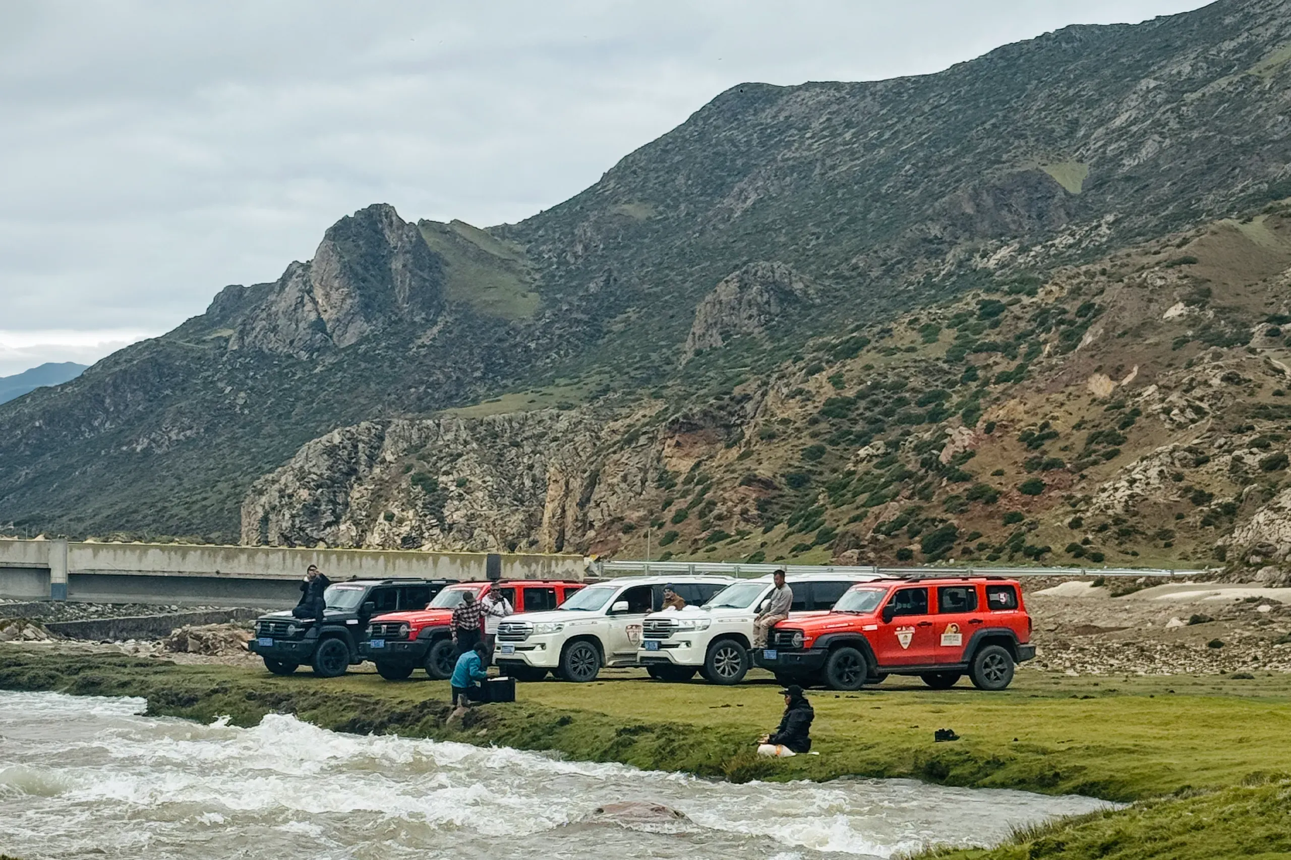 Tibet overland convoy